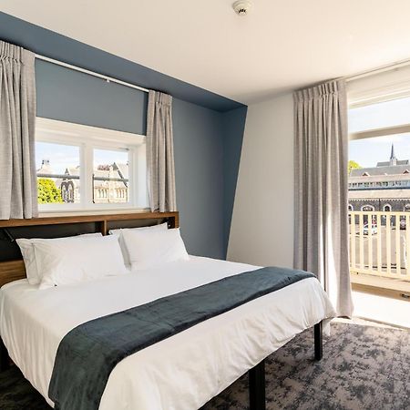 Haka House كريستتشيرش المظهر الخارجي الصورة A bedroom at the hotel
