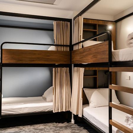 Haka House كريستتشيرش المظهر الخارجي الصورة A capsule hotel in Tokyo
