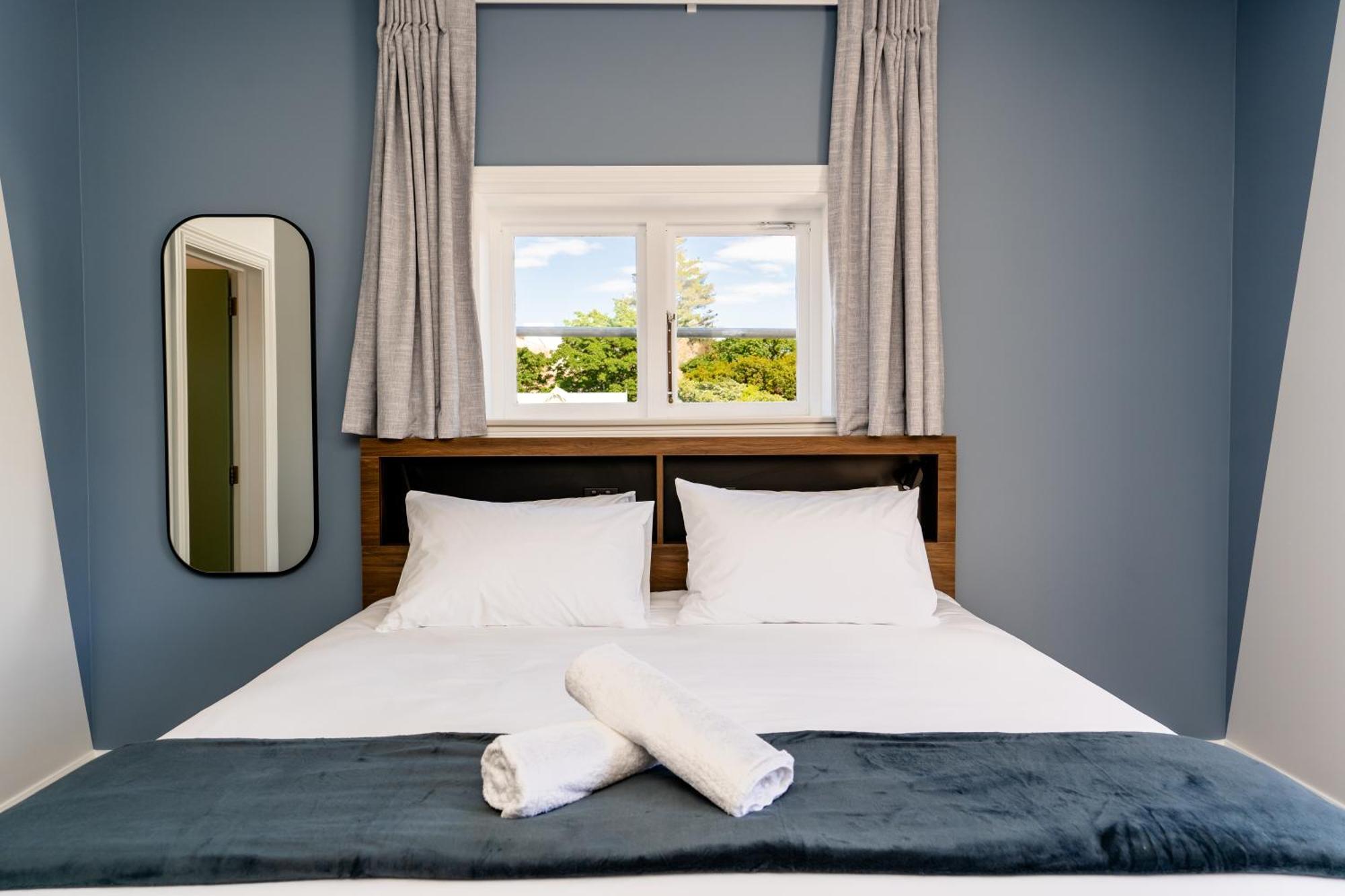 Haka House كريستتشيرش المظهر الخارجي الصورة A bedroom at the hotel