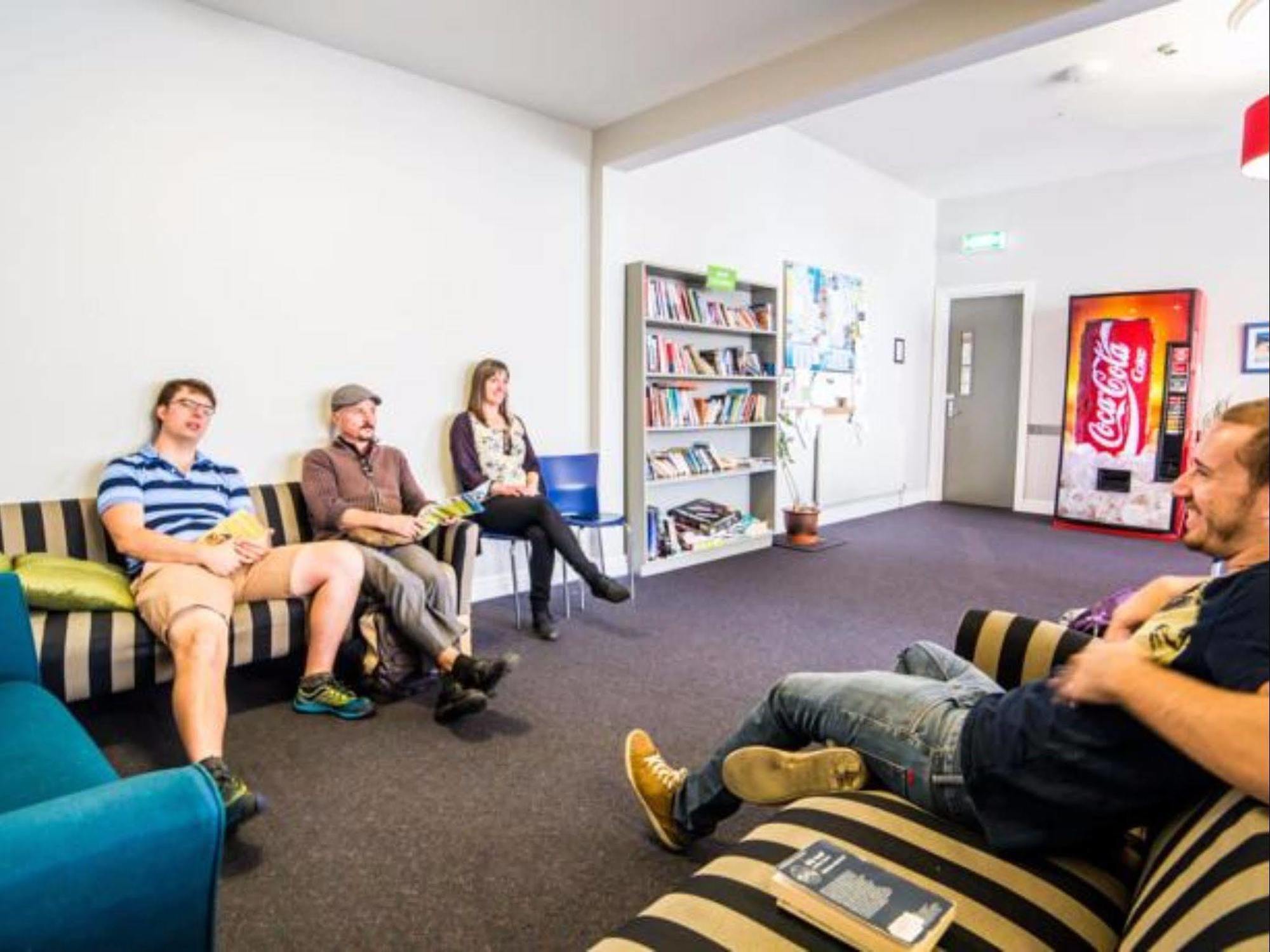 Haka House كريستتشيرش المظهر الخارجي الصورة The common room at the International House