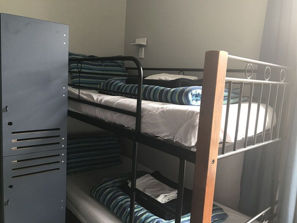 Haka House كريستتشيرش المظهر الخارجي الصورة A bunk bed in a hostel